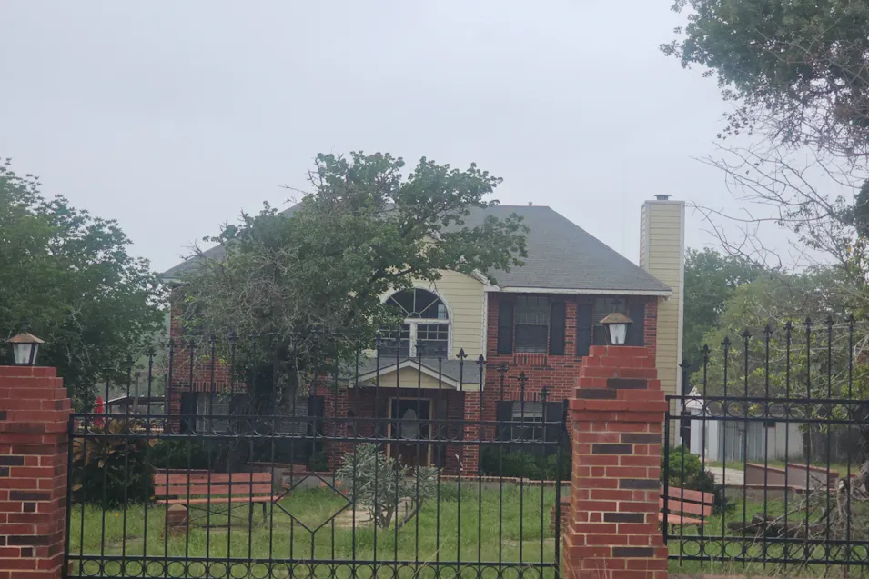 353 Eagle Ridge Dr Floresville,, TX 78114, Wilson County