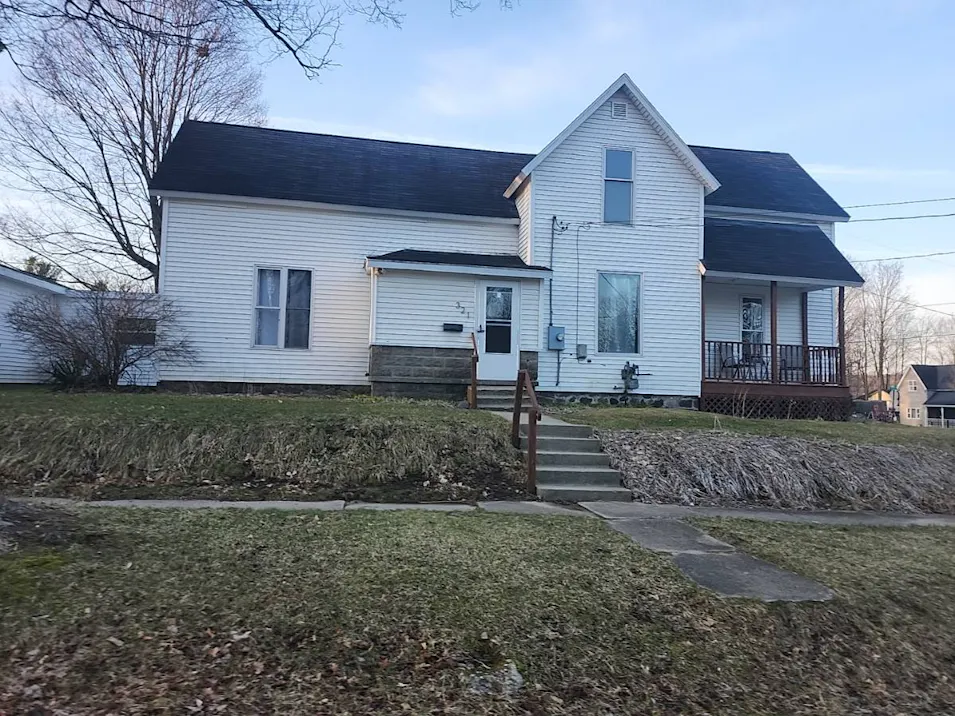 321 W Isabelle St Belding, MI 48809, Ionia County