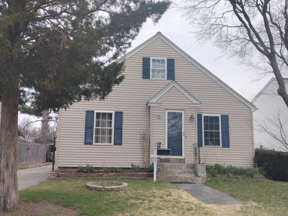30 Mowry Avenue East Providence, RI 02914, Providence County