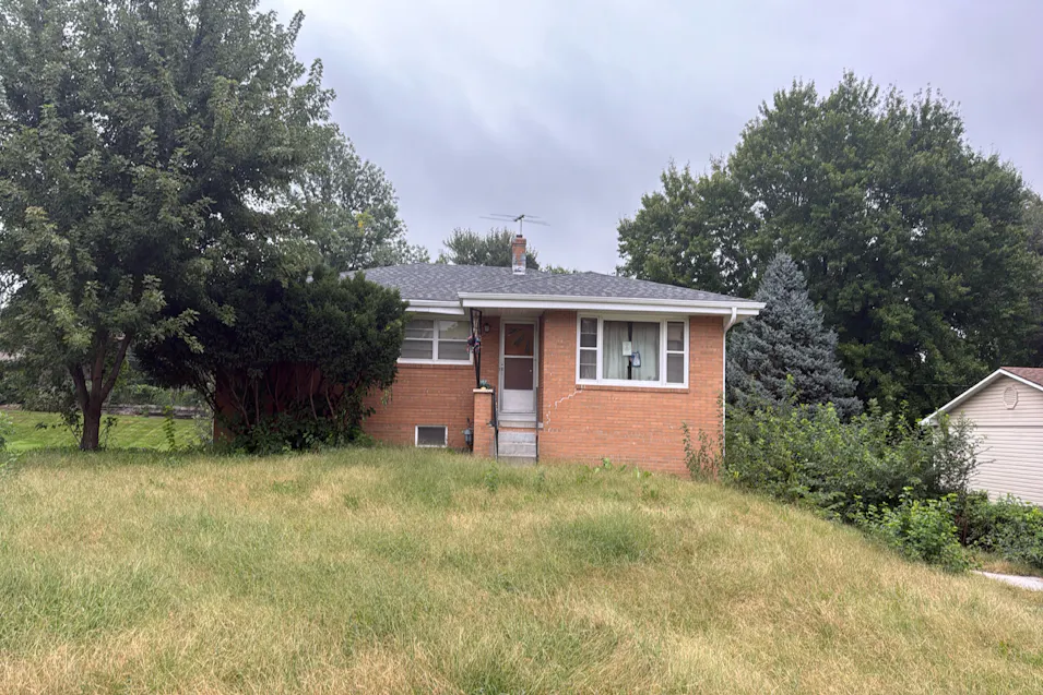 7175 N 60th St Omaha, NE 68152, Douglas County