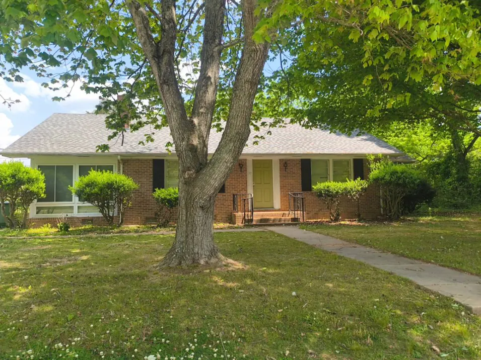 37 2nd St SW Ashland, AL 36251, Clay County