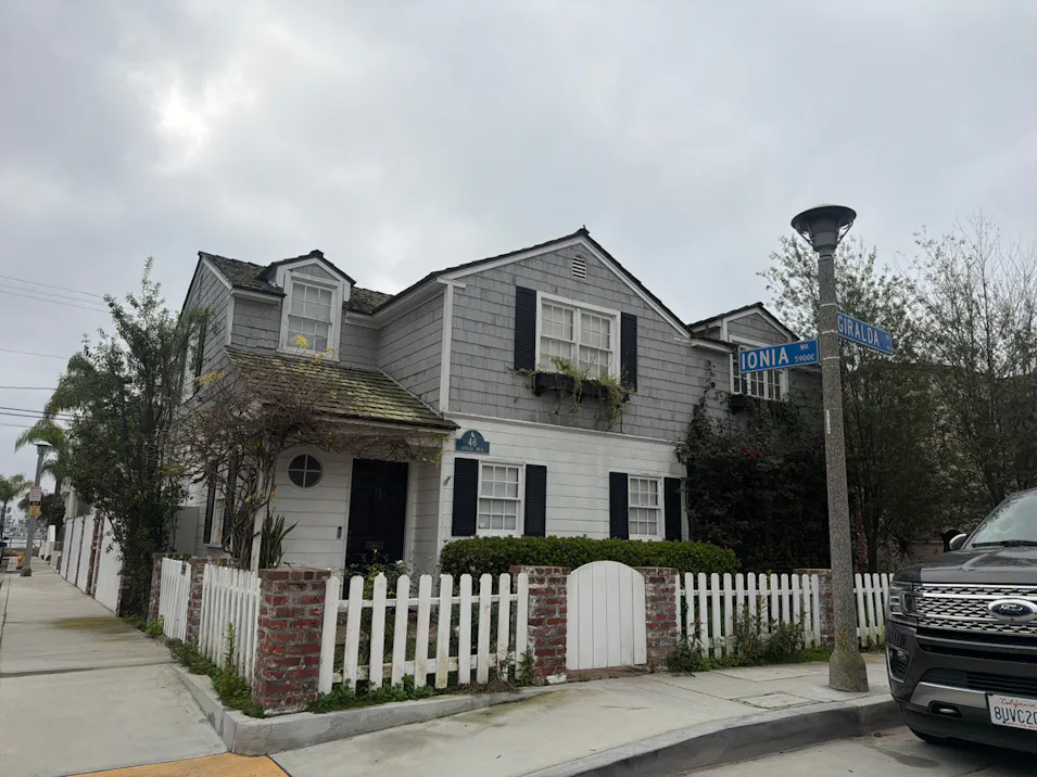 46 Giralda Walk Long Beach, CA 90803, Los Angeles County