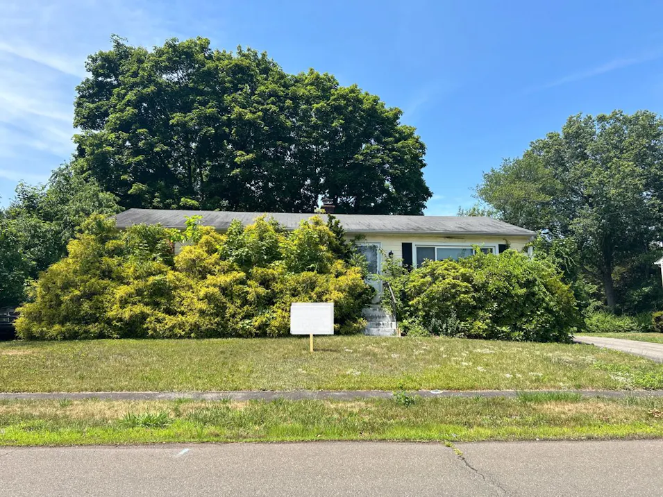 166 Shawmut Avenue North Haven, CT 06473, New Haven County