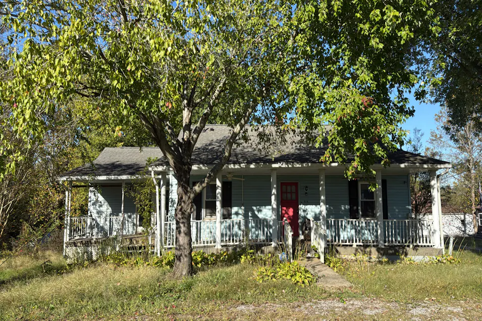 825 3rd St Rosiclare, IL 62982, Hardin County