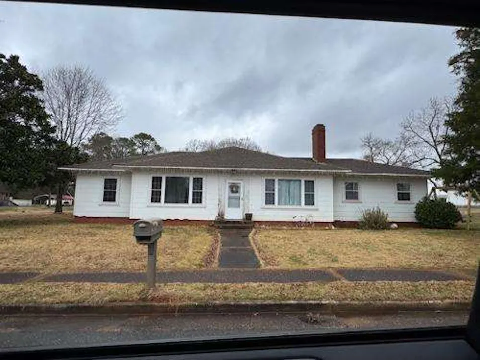 201 West Parkway Talladega, AL 35160, Talladega County