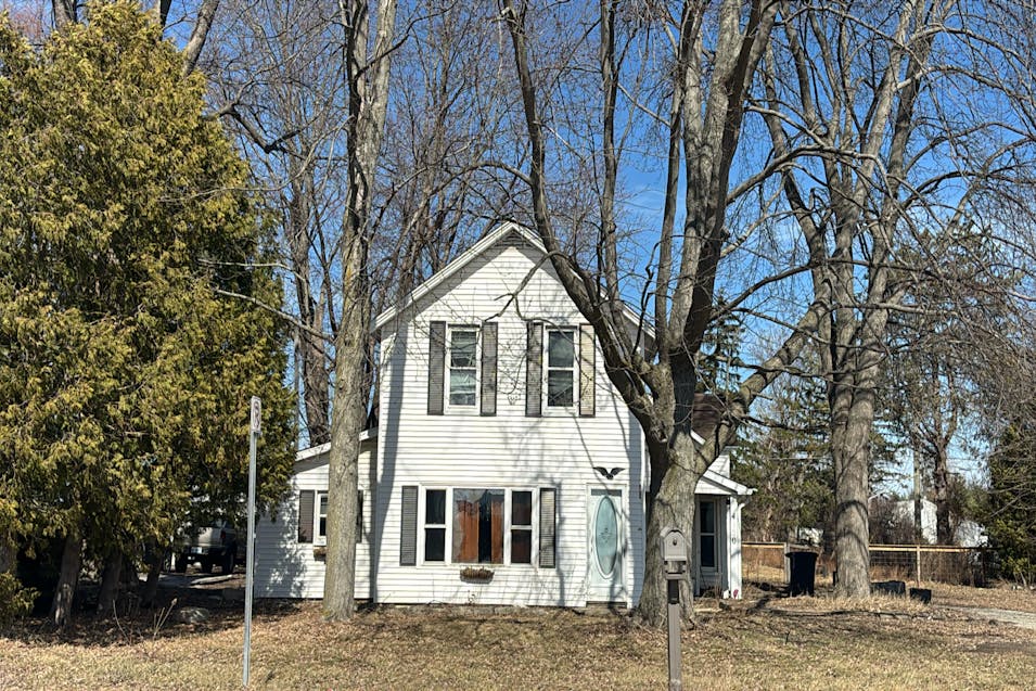 4130 Keewahdin Rd Fort Gratiot, MI 48059, St. Clair County