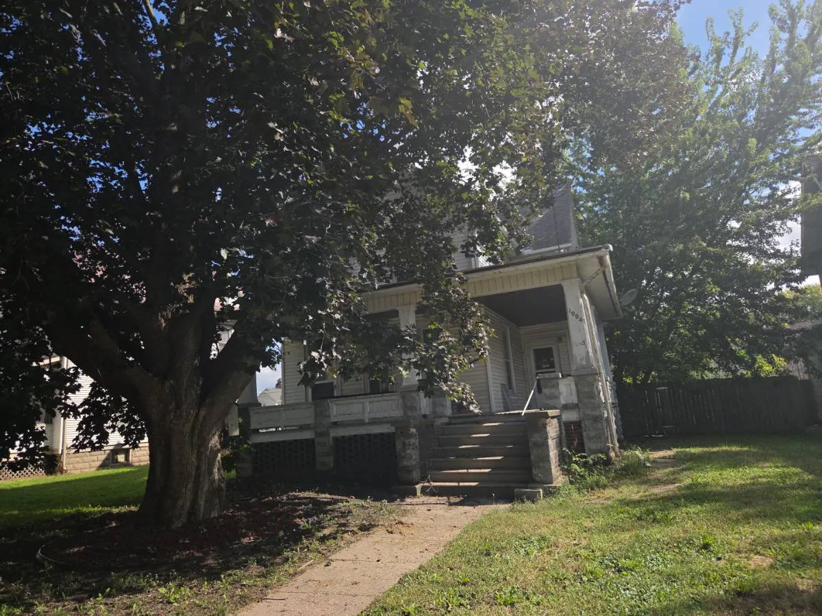 2nd Ave, Sterling, IL 61081