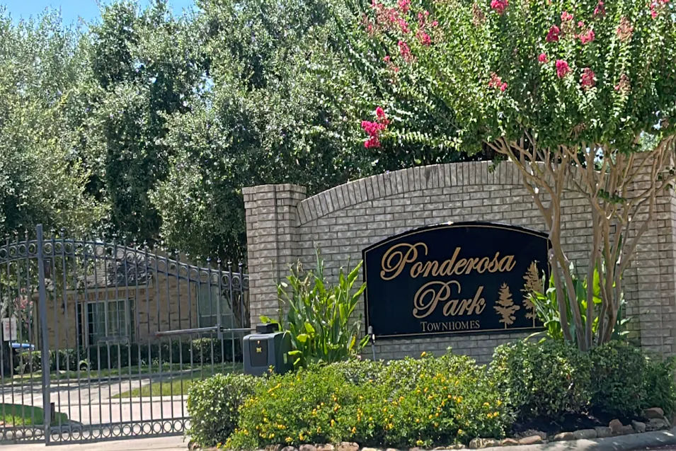 2027 Que Manor Drive Houston, TX 77090, Harris County