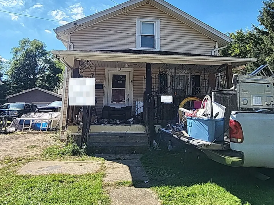 132 E State St Barberton, OH 44203, Summit County