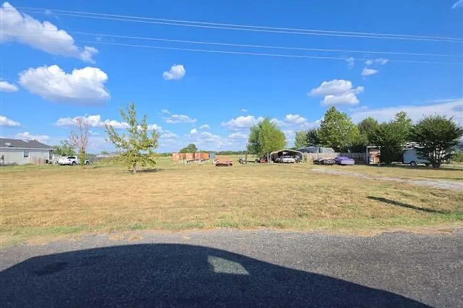 78 Darwin Rd Whitewright, TX 75491, Grayson County