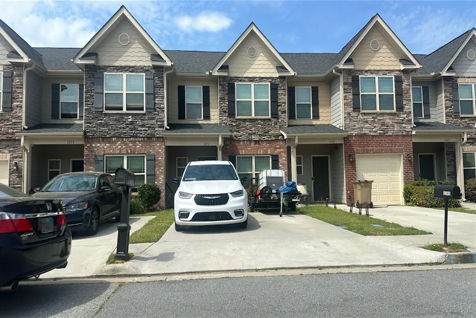 5251 Carrie Dr Morrow, GA 30260, Clayton County