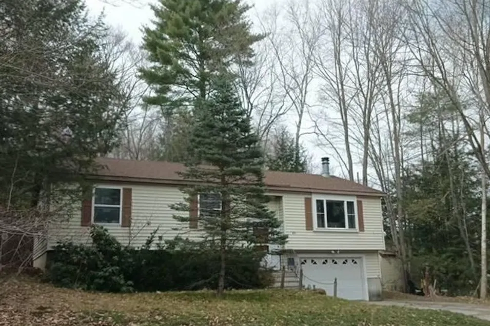 49 Ledgeview Dr Rochester, NH 03839, Strafford County