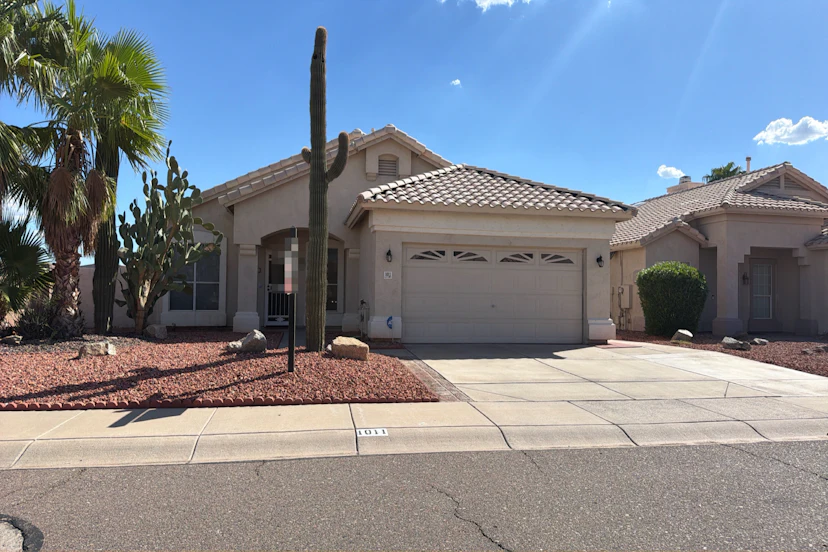 1011 W Kelton Ln