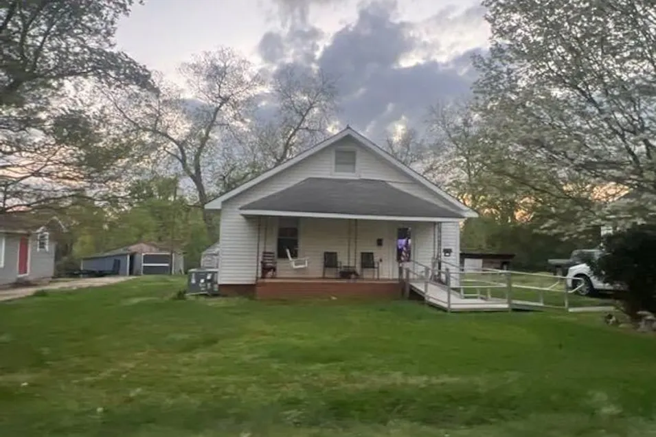 8 Stowe Street Lowell, NC 28098, Gaston County