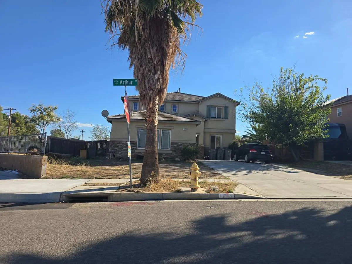 Arthur St, Oak Hills, CA 92344