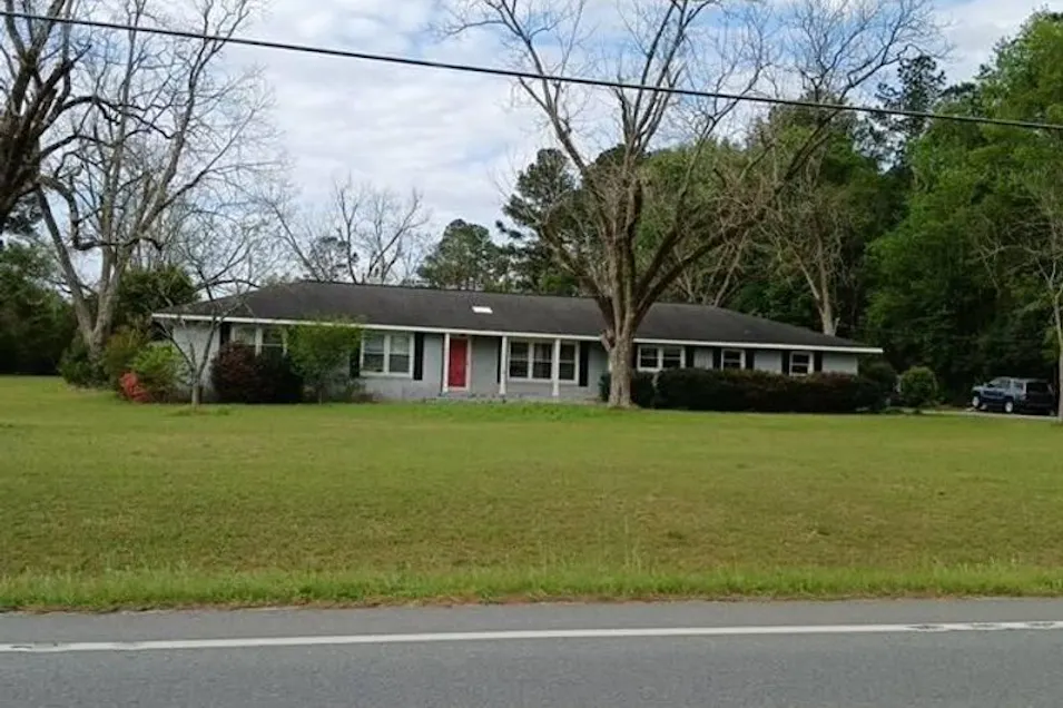 807 East Barnard Street Glennville, GA 30427, Tattnall County