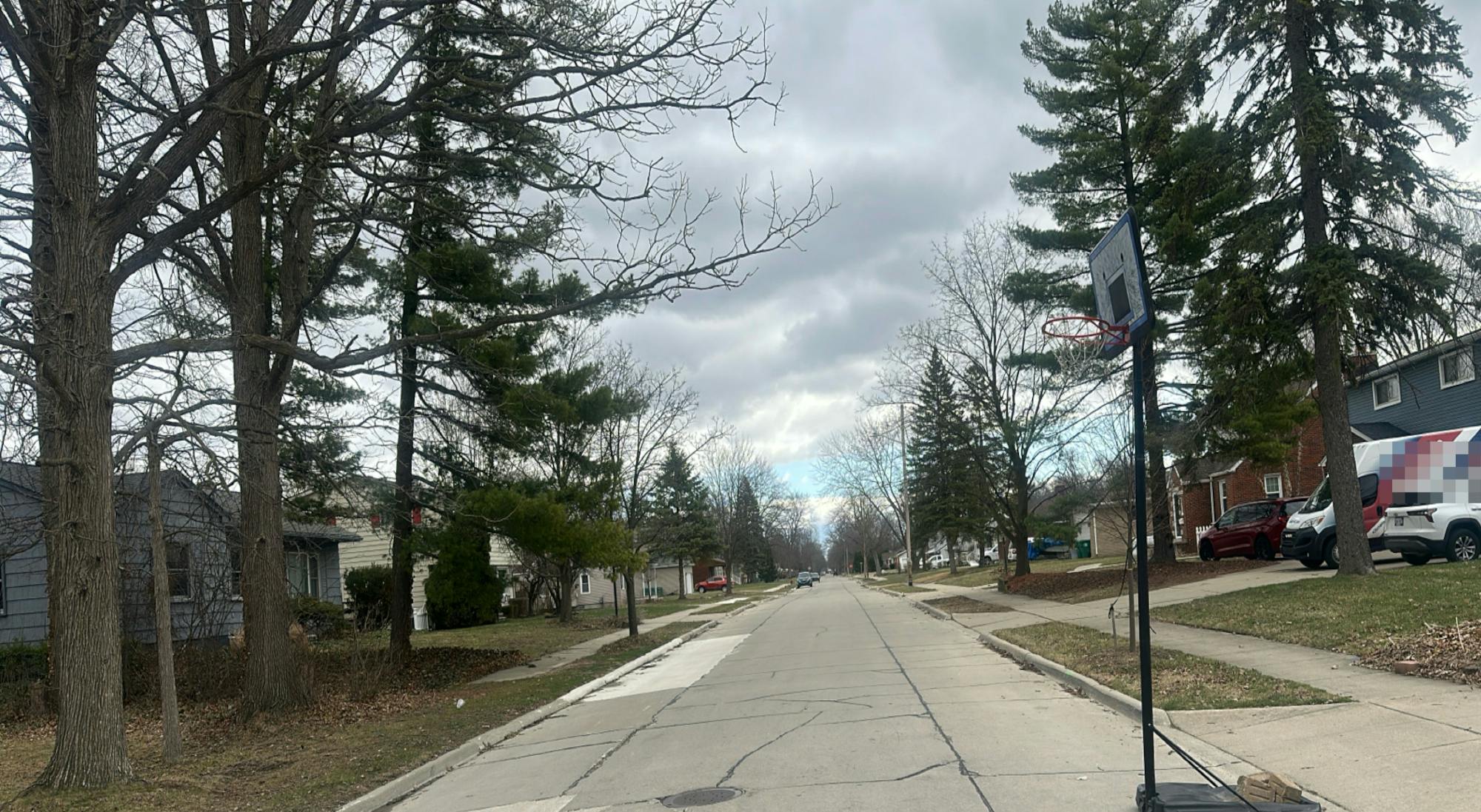 Elmwood St, Garden City, MI 48135