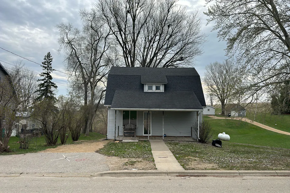 108 Bunker Hill St Potosi, WI 53820, Grant County