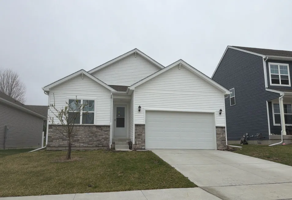 2010 N Summercrest St Indianola, IA 50125, Warren County