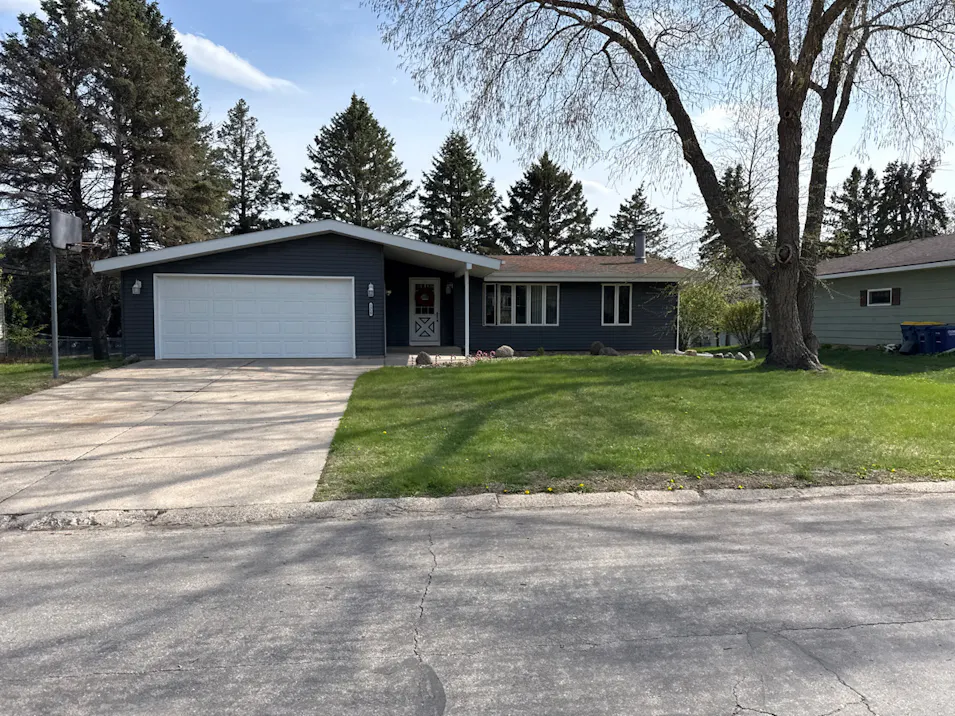 1319 Robinwood Ln Faribault, MN 55021, Rice County