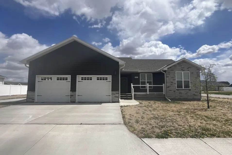 1804 B Avenue Cozad, NE 69130, Dawson County