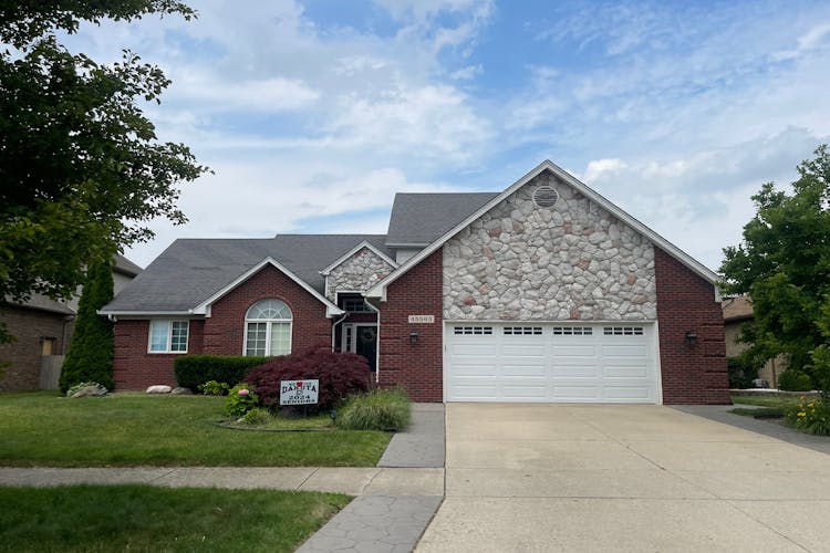 45563 Thorn Tree Ln Macomb, MI 48044, Macomb County