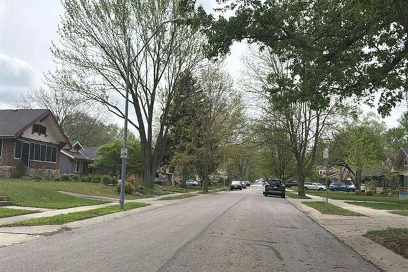 Charlotte St, Kansas City, MO 64110