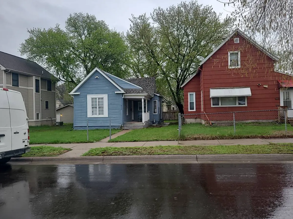 Dupont Ave, Minneapolis, MN 55411 #1