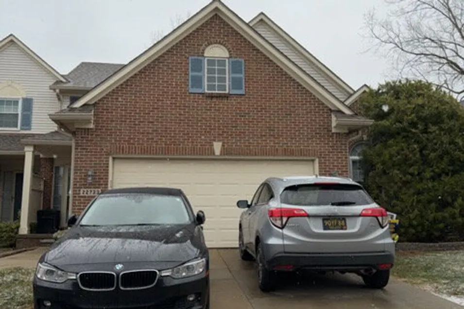 22733 W Coachlight Cir Unit 63 Taylor, MI 48180, Wayne County