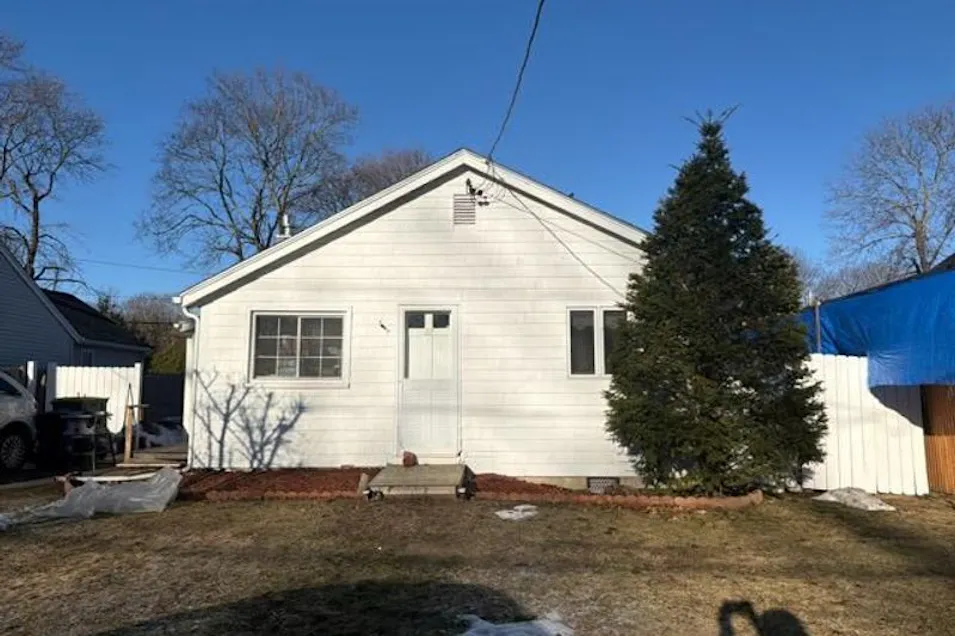 22 Heather St North Attleborough, MA 02760, Bristol County