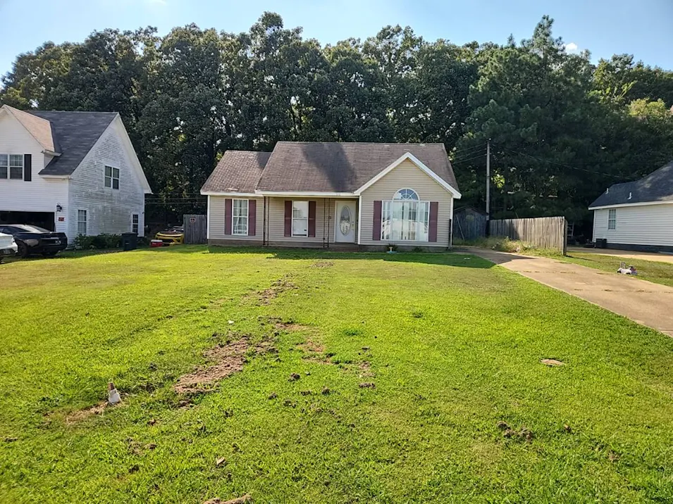 550 Huggins Drive Holly Springs, MS 38635, Marshall County
