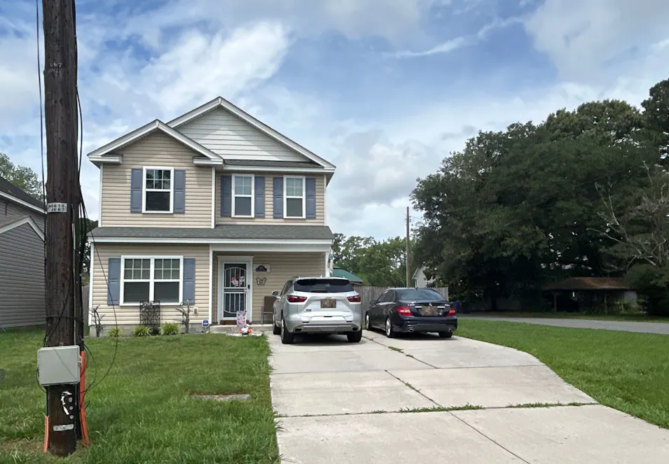 1201 Hawthorne Drive Chesapeake, VA 23325, Chesapeake City County