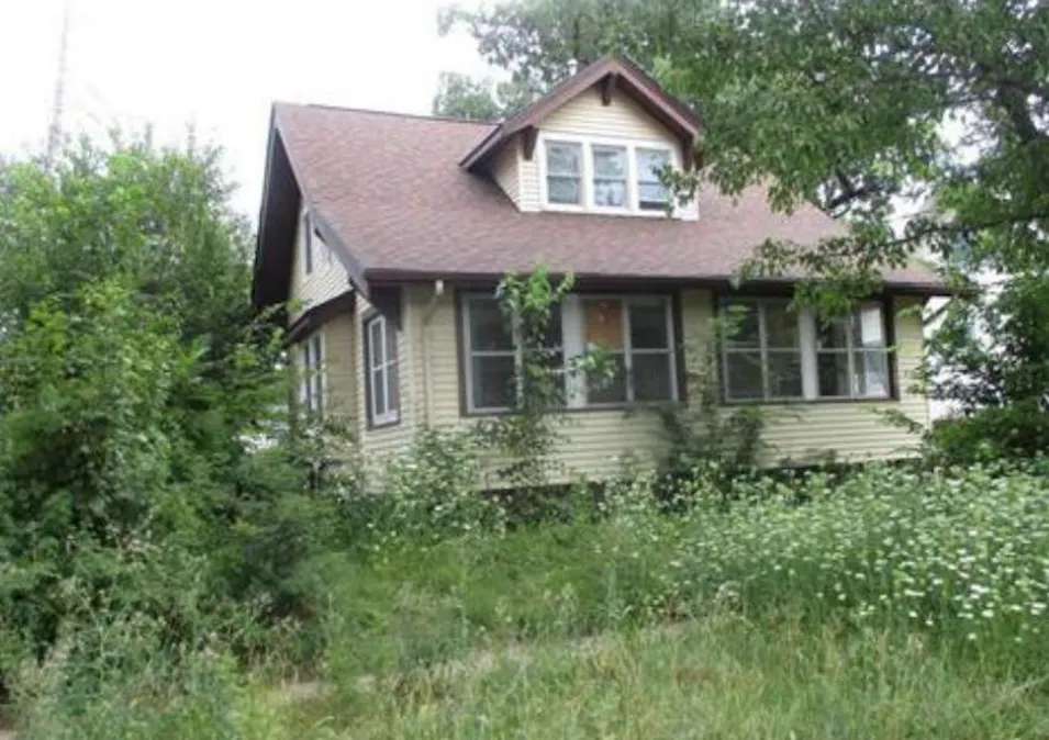 710 17th St Se Cedar Rapids, IA 52403, Linn County