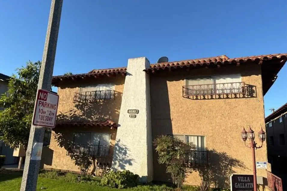 8530 Gallatin Rd Apt L Downey, CA 90240, Los Angeles County