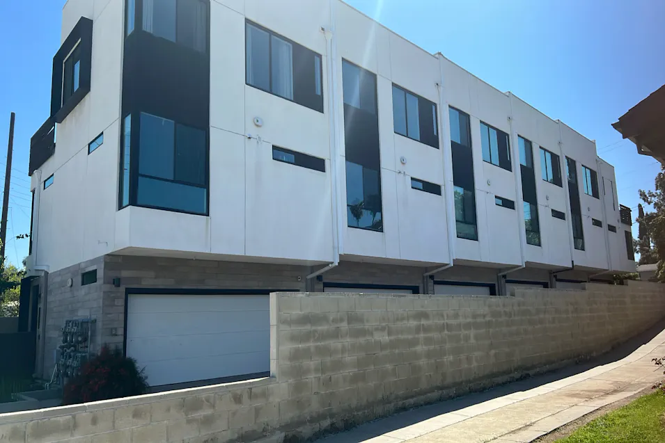 3288 N Canary Way Los Angeles, CA 90065, Los Angeles County