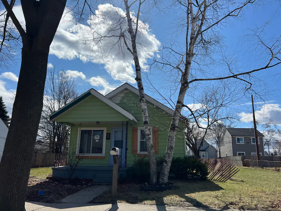 95 W Hayes Ave Hazel Park, MI 48030-2408, Oakland County