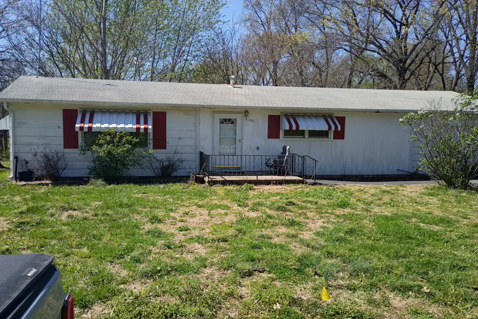 401 Olive St Windsor, MO 65360, Henry County