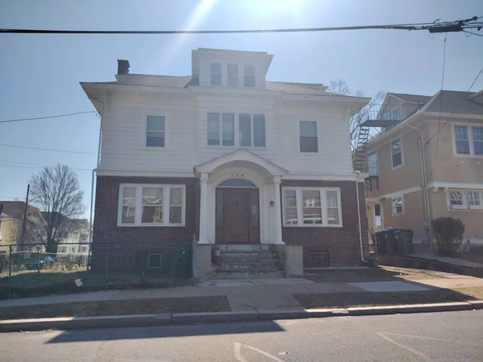 246 Lenox Ave Providence, RI 02907, Providence County