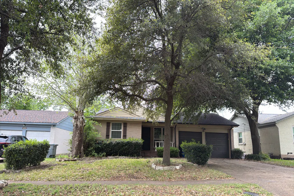 8935 Boundbrook Avenue Dallas, TX 75243, Dallas County