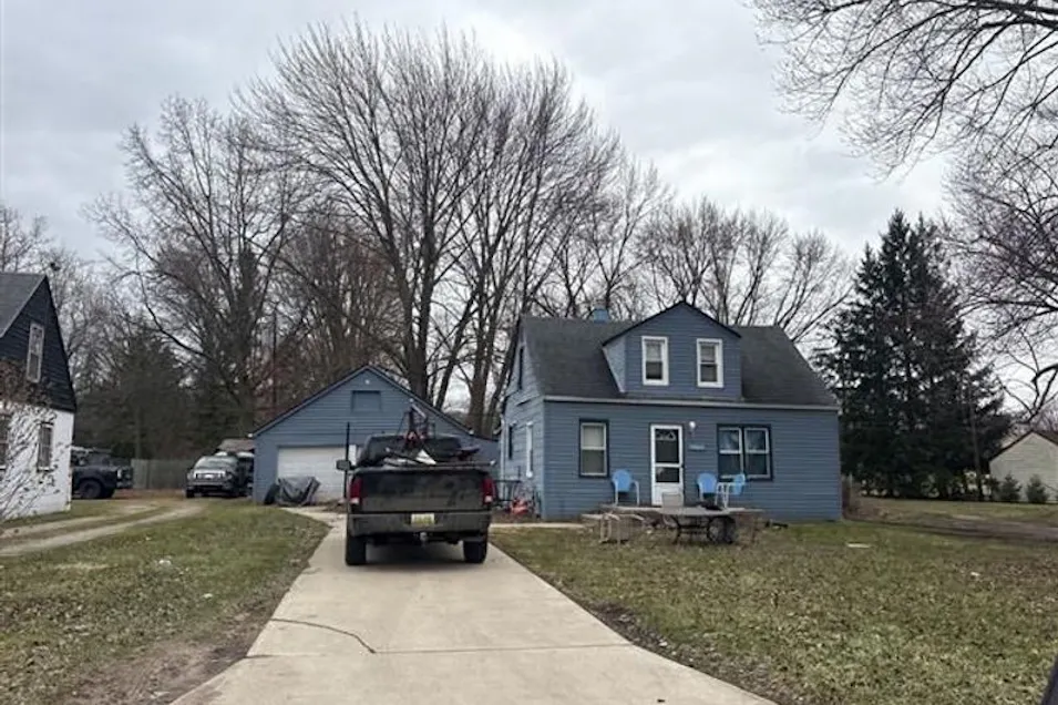 25369 Mary St Taylor, MI 48180, Wayne County