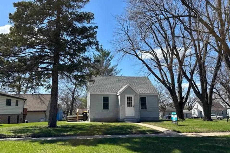 1168 Prospect Ave Windom, MN 56101, Cottonwood County