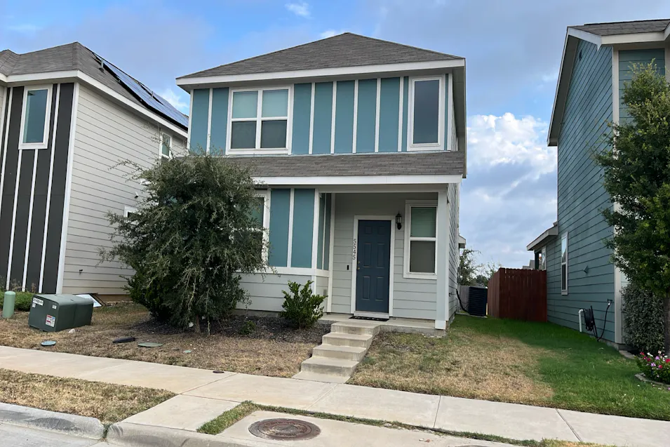 5545 Topwater Trl Fort Worth, TX 76119, Tarrant County