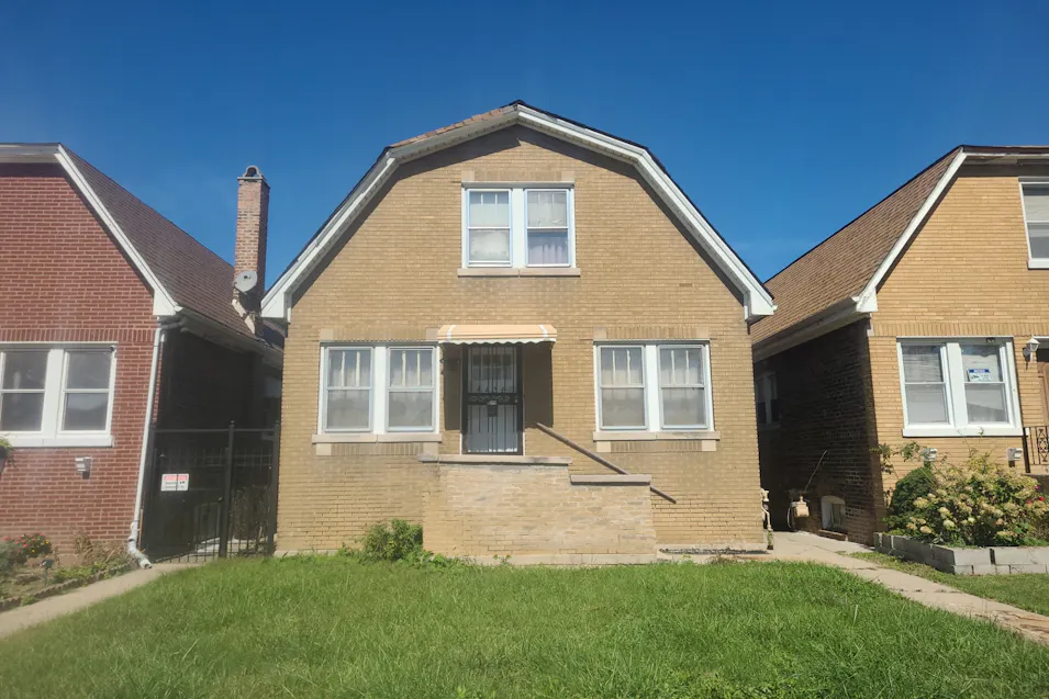 4436 West Iowa Street Chicago, IL 60651, Cook County