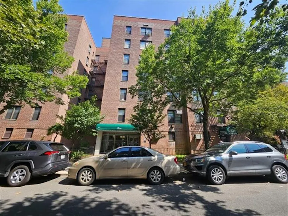 3347 91st Street 5a Jackson Heights, NY 11372, Queens County