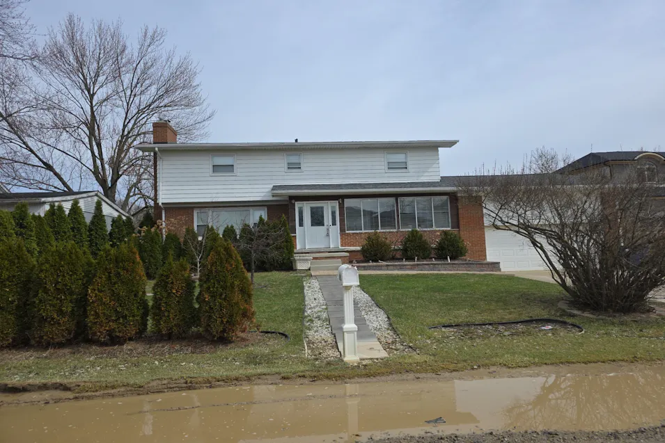 4593 Artley St Canton, MI 48188, Wayne County