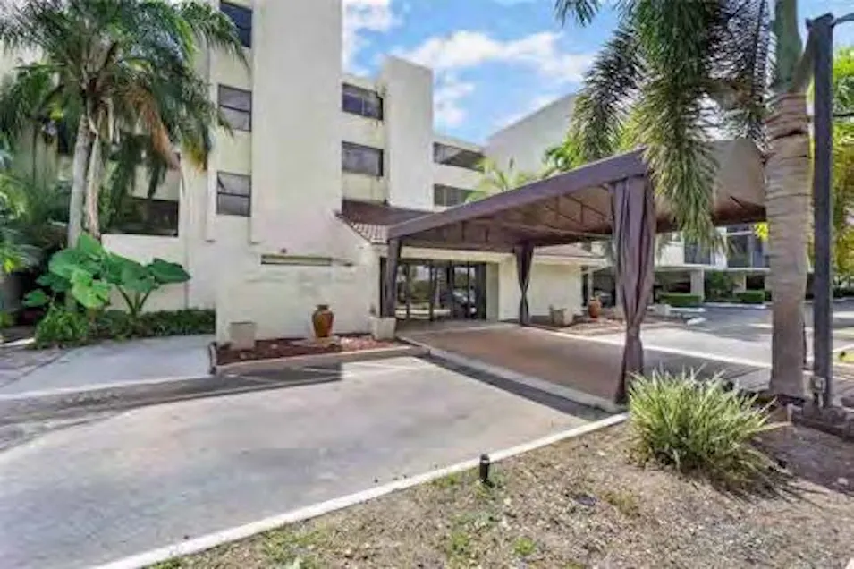 106 Lake Emerald Dr 315 Oakland Park, FL 33309, Broward County