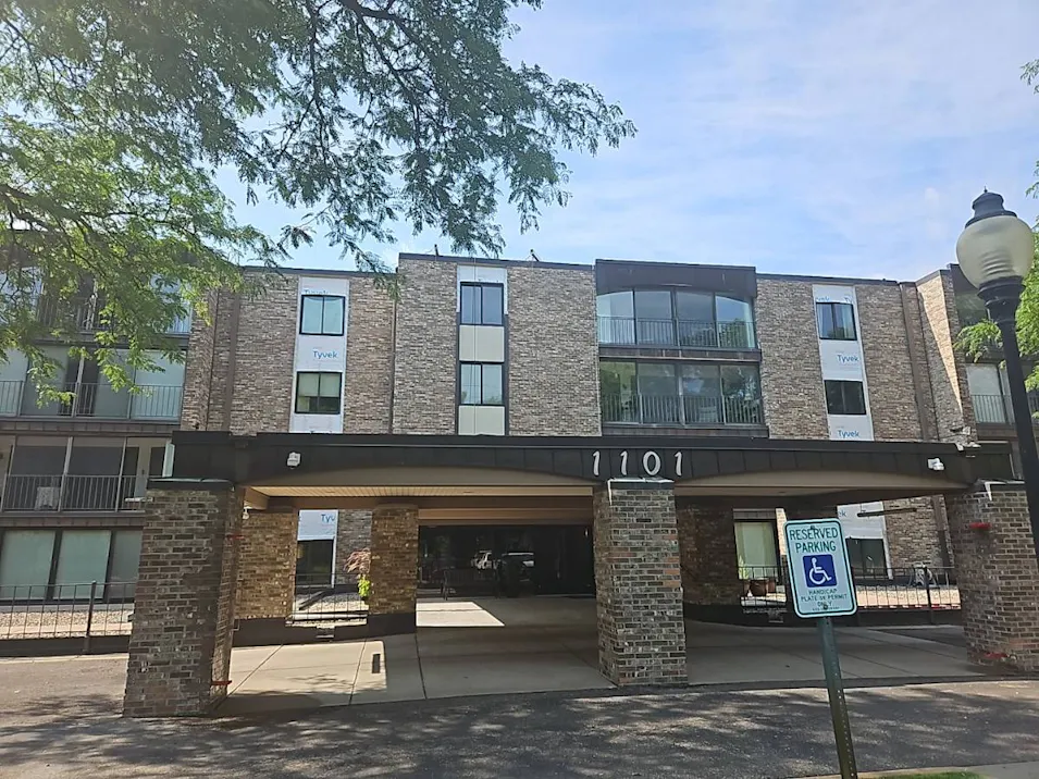 1101 Sibley Memorial Hwy Saint Paul, MN 55118, Dakota County