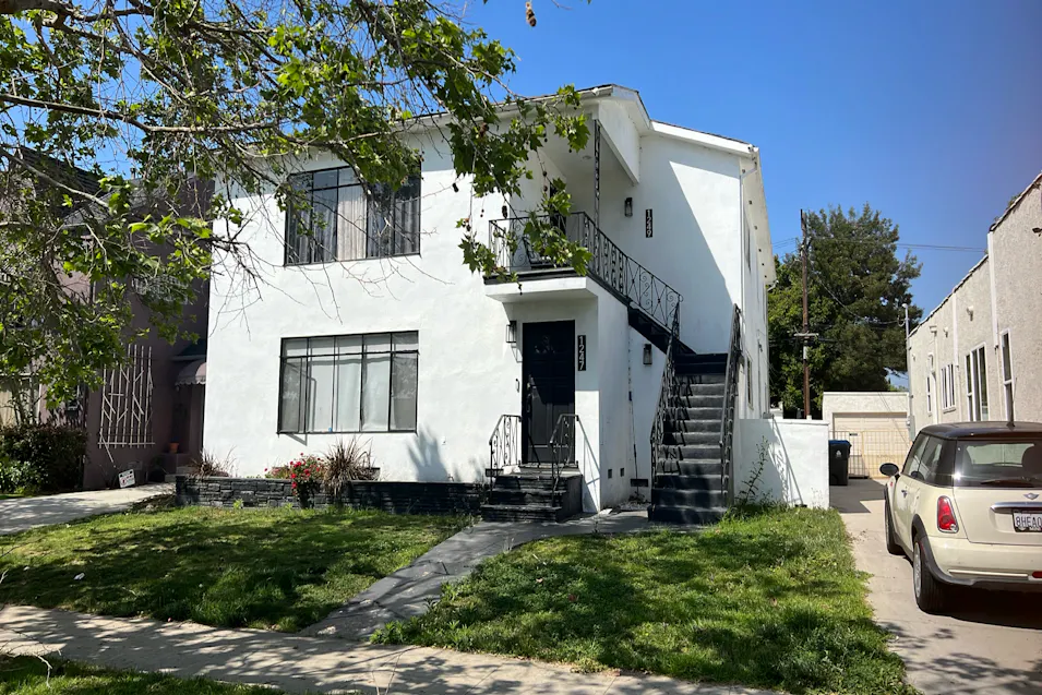 1247 - 1249 S Sycamore Ave Los Angeles, CA 90019, Los Angeles County