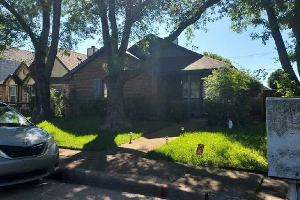 10575 Woodleaf Drive Dallas, TX 75227, Dallas County