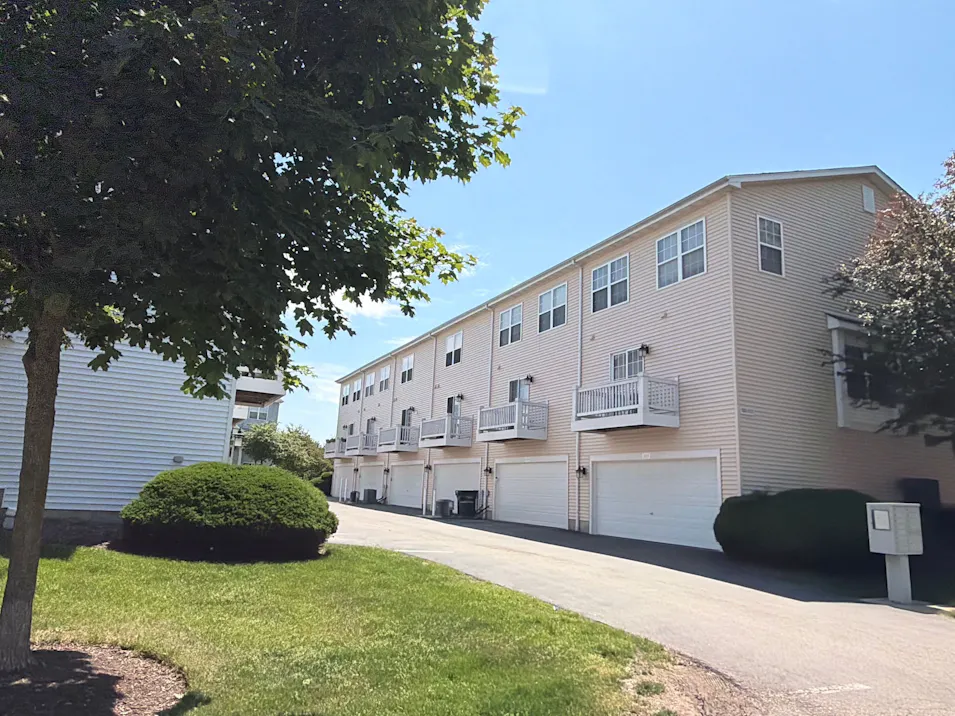 105 W Big Horn Drive Unit 14-5 Hainesville, IL 60073, Lake County